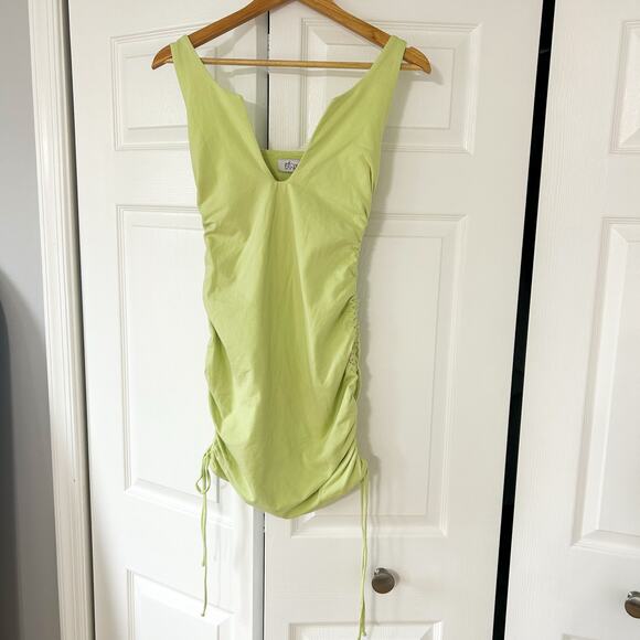 NWOT Oh Polly Zarina Ruched Plunge Bodycon Mini Dress Light Green Size 8 - Picture 2 of 9